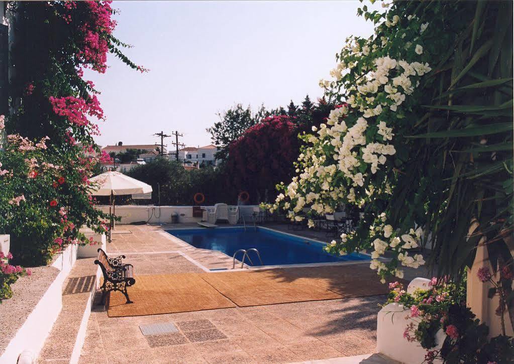 Spetses Retreat Accommodation Exterior photo